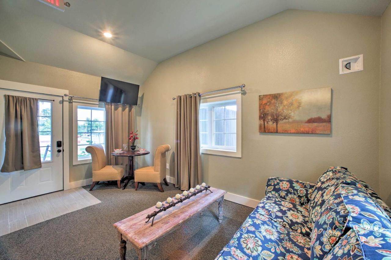 Branson Cottage With Pool Access About 2 Mi To The Strip Exterior photo